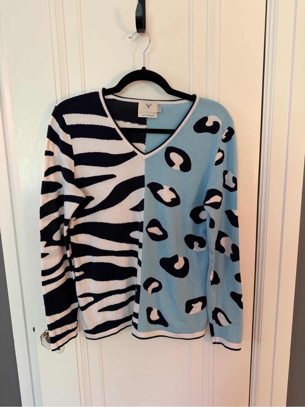 Edinburgh Knitwear Animal Print V-Neck Cotton Sweater, size M